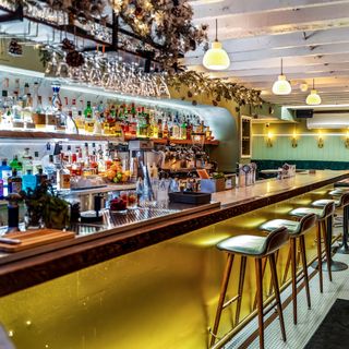 Residents Cafe & Bar - 5
