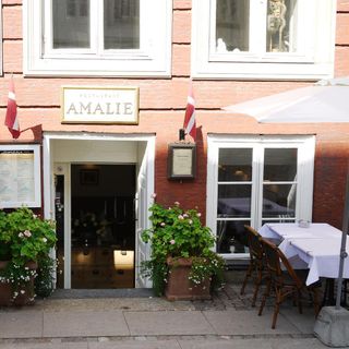 Amalie - 1