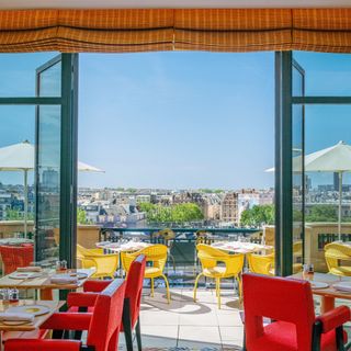 Le Tout-Paris - 3
