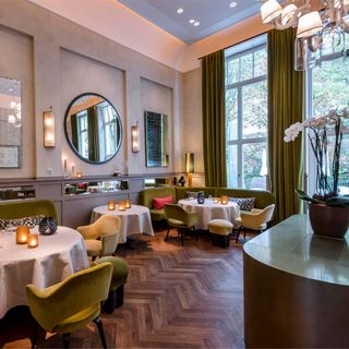 LOUIS restaurant - 11