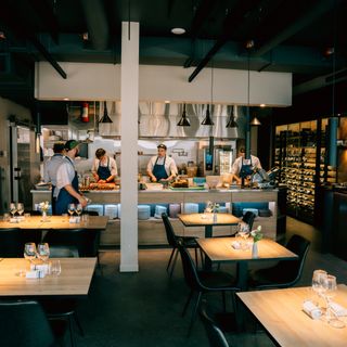 Le 101 Restaurant - 6