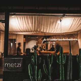 Metzi - 4