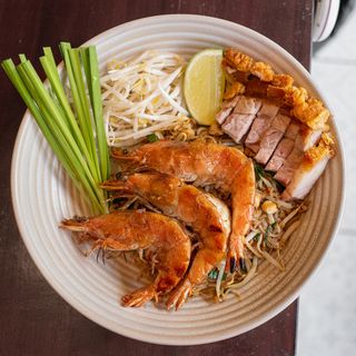 Pad Thai Bua Dang - 3