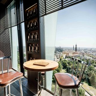 Clouds - Heaven's Bar & Kitchen - 3