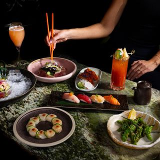 The Lobby Lounge & RawBar - 4