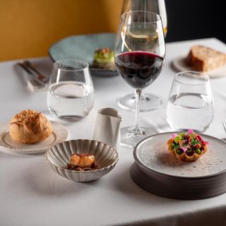 L'Aparté - 1