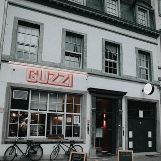 Guzzi - 10