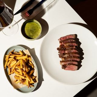 WIN wine bar & shop - 4