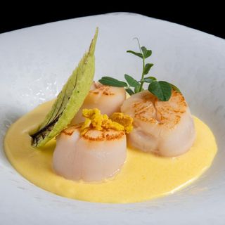 Henri Restaurant - 0
