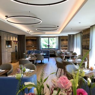 Luckys Restaurant Haus am Hang - 1