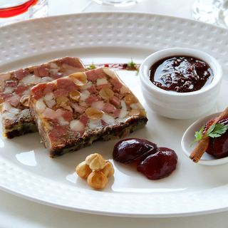 Au Cheval Blanc - 11