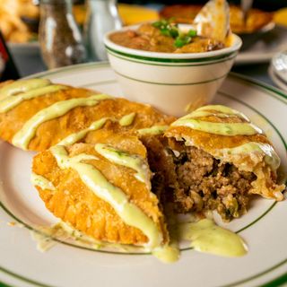 Elsie's Plate & Pie - 3