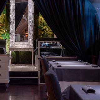 Suite 22 - 2