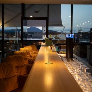 George & Marie Skybar - 6