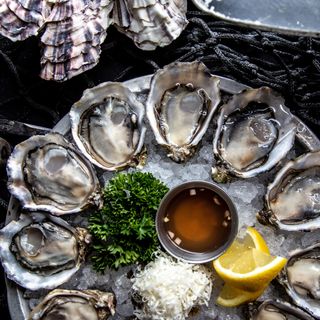 Fanny Bay Oyster Bar - 5