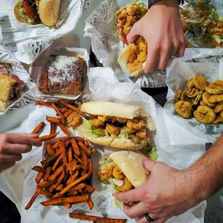 Parkway Bakery & Tavern - 15