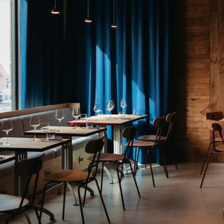WIN wine bar & shop - 3